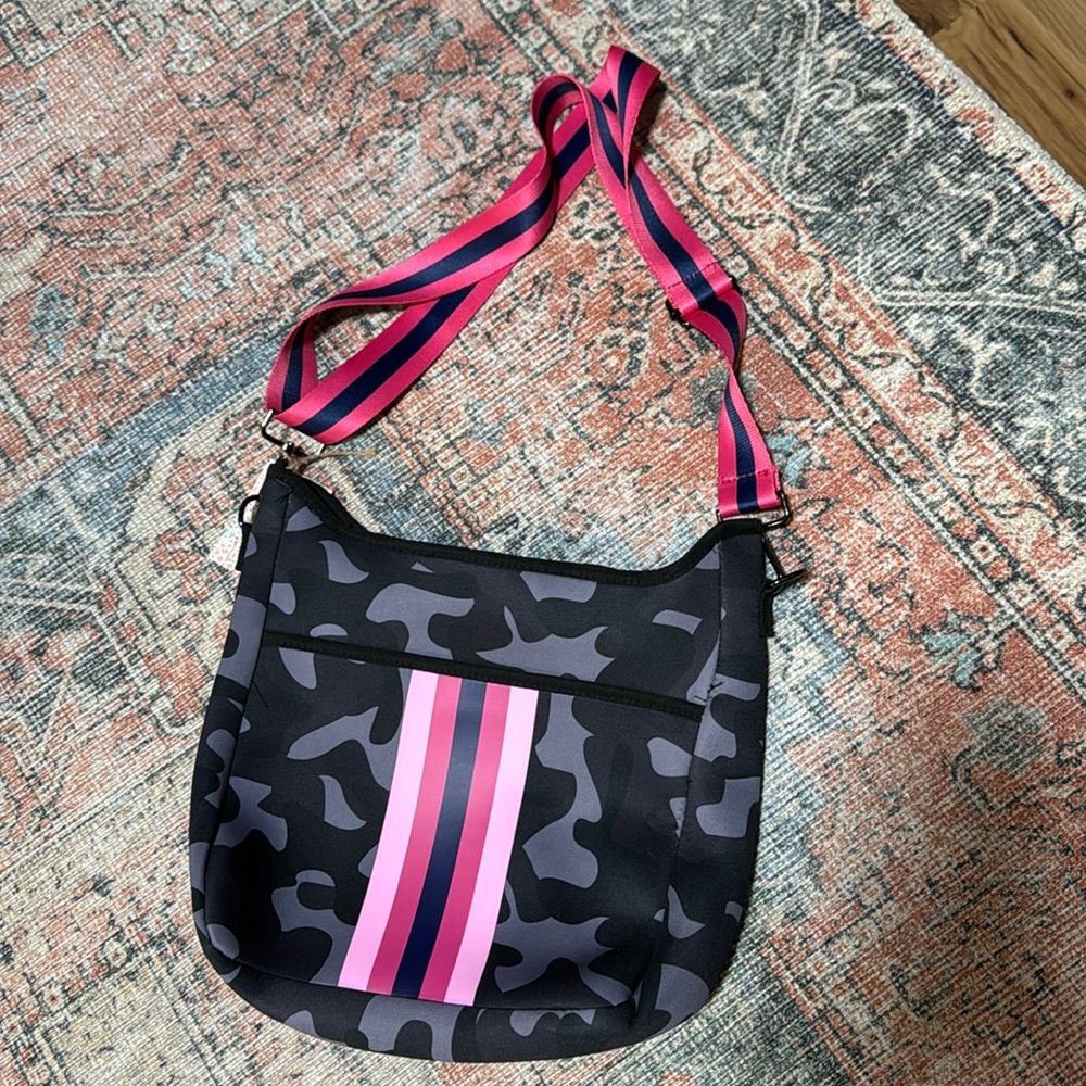 Neoprene bag NWT